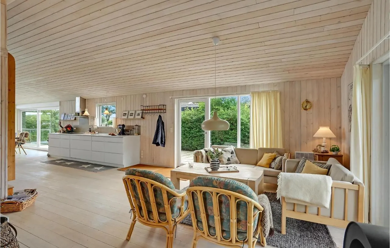 3 Bedroom Amazing Home In Ebeltoft Holiday home