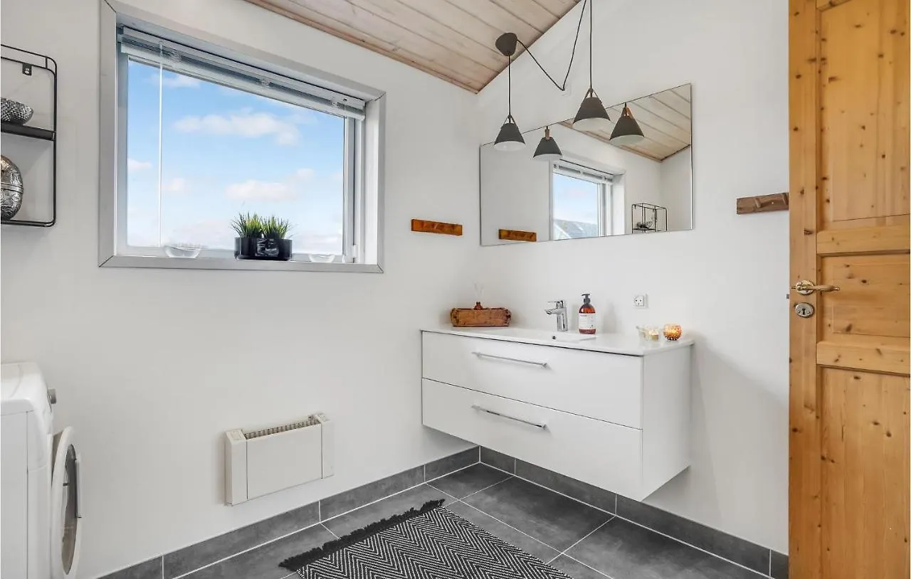 3 Bedroom Amazing Home In Ebeltoft